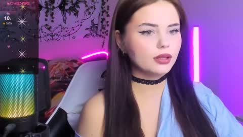 Snapshot of jenniferwandis77 chatting on December 20, 4:14 pm Jenni online show from December 20, 4:14 pm