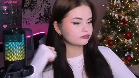 Snapshot of jenniferwandis77 chatting on January 9, 9:06 am Jenni online show from January 9, 9:06 am