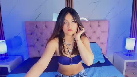 Snapshot of jenniiferrodriguez chatting on June 11, 12:32 am jenniiferrodriguez online show from June 11, 12:32 am