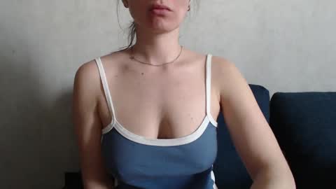 Snapshot of jennnamaaya chatting on May 5, 8:33 am Jenny online show from May 5, 8:33 am