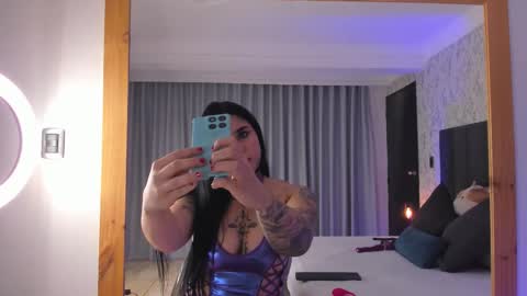 Jenn online show from January 8, 11:23 am