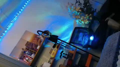 Snapshot of jenny20_xxx chatting on April 7, 9:15 pm PRETTY JENNY online show from April 7, 9:15 pm