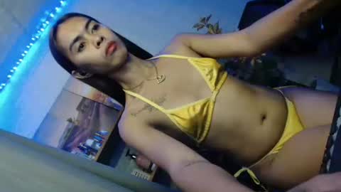 Snapshot of jenny20_xxx chatting on May 19, 10:38 pm PRETTY JENNY online show from May 19, 10:38 pm