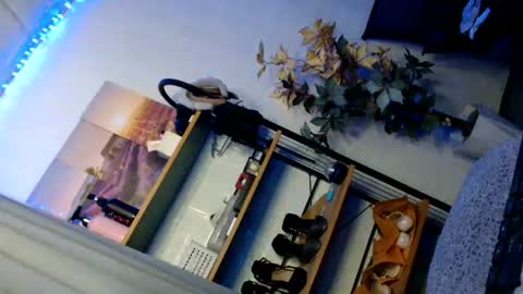 PRETTY JENNY online show from July 9, 9:41 pm