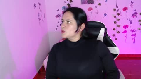 jenny__777 online show from December 14, 7:40 pm