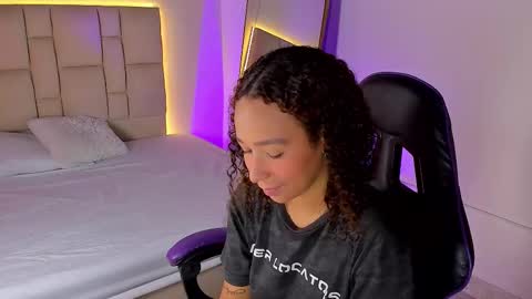 jenny__lawrence online show from October 26, 7:42 pm