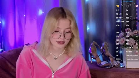 Snapshot of jenny_bunny_ chatting on January 9, 4:30 am jenny_bunny_ online show from January 9, 4:30 am