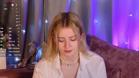 Snapshot of jenny_bunny_ chatting on February 8, 7:48 am jenny_bunny_ online show from February 8, 7:48 am
