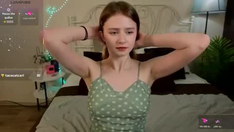 jenny_bunny_ online show from June 3, 1:30 am