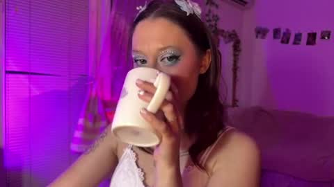 Jennifer Jenny Darling   online show from June 20, 7:05 pm