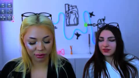 Snapshot of jenny_donne chatting on March 13, 6:09 am jenny_donne online show from March 13, 6:09 am