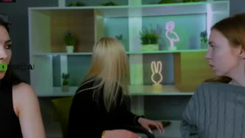 Snapshot of jenny_donne chatting on March 23, 12:31 pm jenny_donne online show from March 23, 12:31 pm