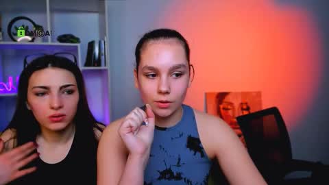 Snapshot of jenny_donne chatting on March 26, 6:08 am jenny_donne online show from March 26, 6:08 am