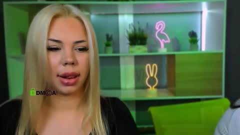 Snapshot of jenny_donne chatting on March 31, 5:19 am jenny_donne online show from March 31, 5:19 am