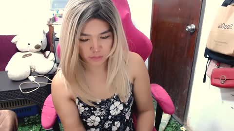 Snapshot of jenny_fromphil chatting on December 10, 11:51 pm Jenny online show from December 10, 11:51 pm