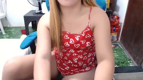 Snapshot of jenny_fromphil chatting on February 19, 1:51 am Jenny online show from February 19, 1:51 am