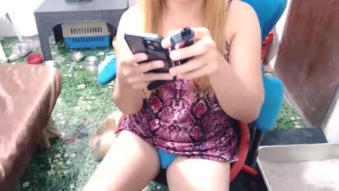 Snapshot of jenny_fromphil chatting on February 25, 5:25 pm Jenny online show from February 25, 5:25 pm