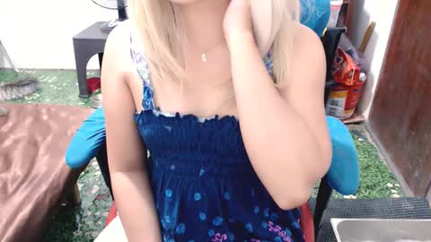 Snapshot of jenny_fromphil chatting on February 28, 8:42 am Jenny online show from February 28, 8:42 am