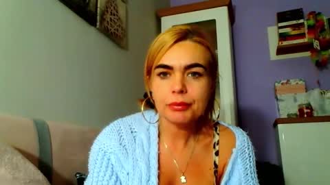 Snapshot of jenny_play1 chatting on December 6, 12:16 pm Jenny online show from December 6, 12:16 pm