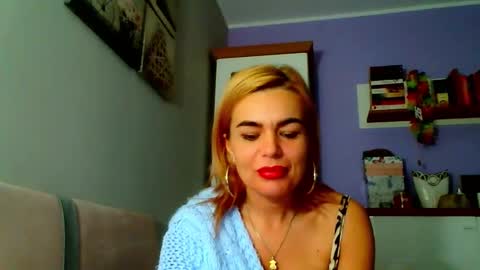 Snapshot of jenny_play1 chatting on December 8, 11:35 am Jenny online show from December 8, 11:35 am