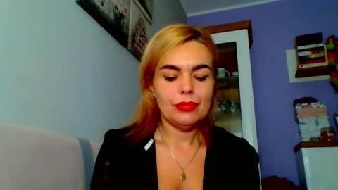 Snapshot of jenny_play1 chatting on December 9, 9:17 am Jenny online show from December 9, 9:17 am
