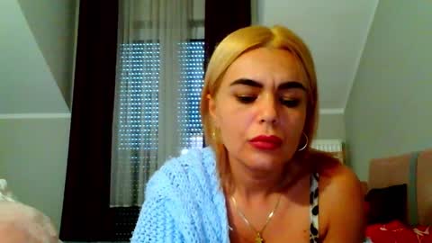 Snapshot of jenny_play1 chatting on December 12, 11:18 am Jenny online show from December 12, 11:18 am