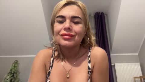 Snapshot of jenny_play1 chatting on January 16, 9:05 am Jenny online show from January 16, 9:05 am