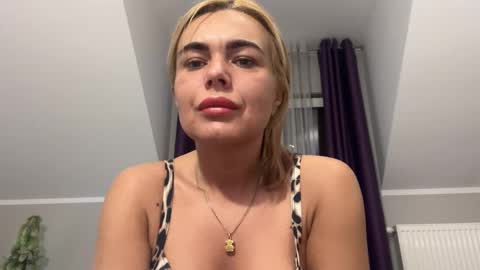 Snapshot of jenny_play1 chatting on January 19, 11:23 am Jenny online show from January 19, 11:23 am