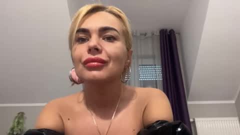 Snapshot of jenny_play1 chatting on January 23, 8:36 am Jenny online show from January 23, 8:36 am