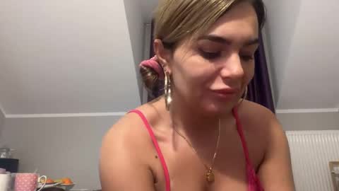 Snapshot of jenny_play1 chatting on February 24, 11:10 am Jenny online show from February 24, 11:10 am