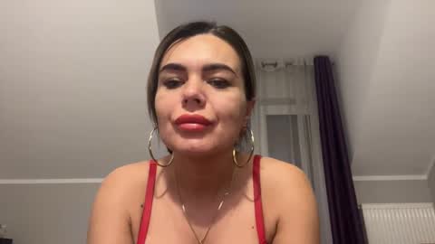 Snapshot of jenny_play1 chatting on February 27, 8:28 am Jenny online show from February 27, 8:28 am
