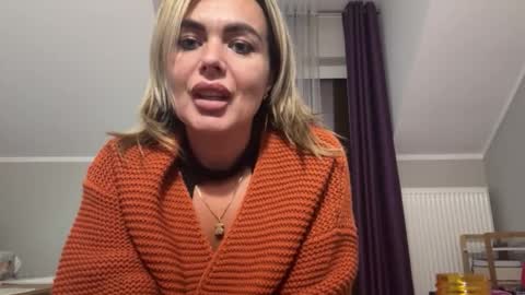 Snapshot of jenny_play1 chatting on October 2, 2:46 pm Jenny online show from October 2, 2:46 pm