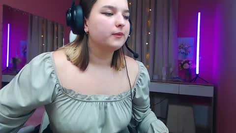 jenny_smitx online show from March 7, 2:12 pm