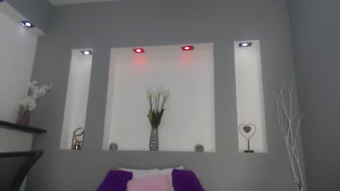 Snapshot of jenny_towers chatting on March 9, 3:11 am jenny_towers online show from March 9, 3:11 am