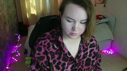 Snapshot of jennyattal chatting on April 29, 7:12 am Jenny online show from April 29, 7:12 am