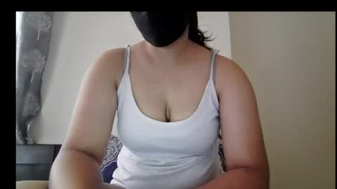 Snapshot of jennydolphin chatting on April 3, 3:48 am Jenny online show from April 3, 3:48 am