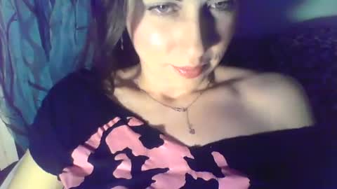 Snapshot of jennyferdoe chatting on January 19, 9:55 pm jennyferdoe online show from January 19, 9:55 pm