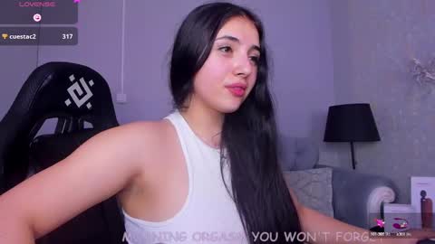 Snapshot of jennyferguson chatting on February 3, 7:00 pm Jenny Ferguson online show from February 3, 7:00 pm