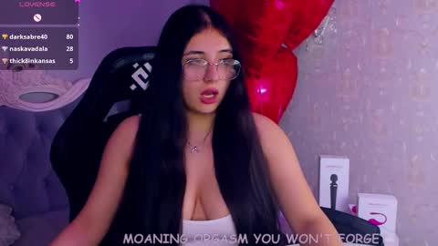 Snapshot of jennyferguson chatting on February 5, 2:08 am Jenny Ferguson online show from February 5, 2:08 am