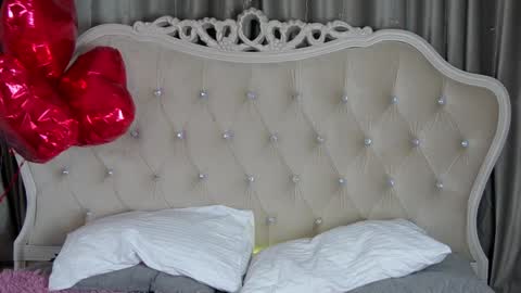 Snapshot of jennyferguson chatting on February 7, 7:17 pm Jenny Ferguson online show from February 7, 7:17 pm