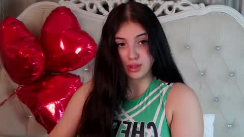 Snapshot of jennyferguson chatting on February 7, 10:20 pm Jenny Ferguson online show from February 7, 10:20 pm