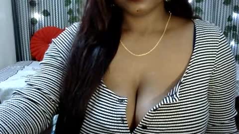 Snapshot of jennysinghaniya chatting on December 21, 10:39 am jenny online show from December 21, 10:39 am