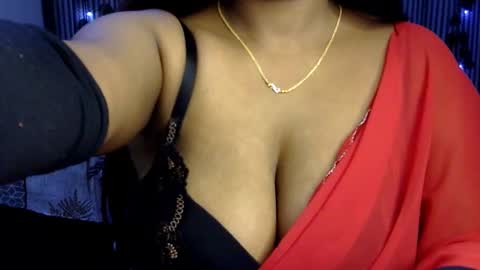 Snapshot of jennysinghaniya chatting on December 26, 12:49 pm jenny online show from December 26, 12:49 pm