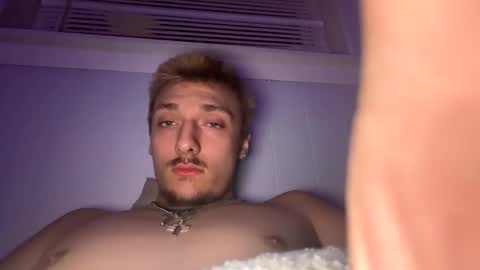 Snapshot of jerejb35 chatting on March 29, 7:52 am jerejb35 online show from March 29, 7:52 am