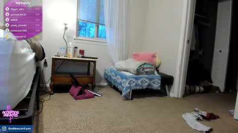Snapshot of jerilynn chatting on February 26, 12:15 pm Jeri Lynn online show from February 26, 12:15 pm