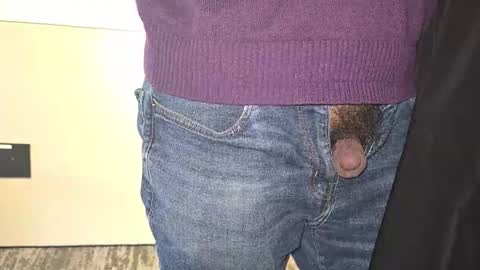 Snapshot of jerker_fan chatting on January 7, 9:06 pm jerker_fan online show from January 7, 9:06 pm