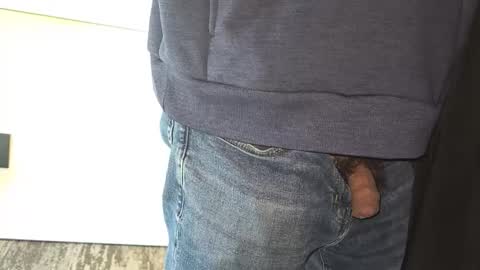 Snapshot of jerker_fan chatting on January 8, 4:20 pm jerker_fan online show from January 8, 4:20 pm