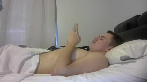 Snapshot of jerkjon1692 chatting on April 19, 7:05 pm jerkjon1692 online show from April 19, 7:05 pm