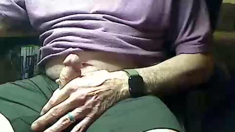 Snapshot of jerksnsquirts chatting on October 18, 2:25 am jerksnsquirts online show from October 18, 2:25 am