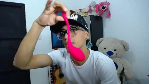 Snapshot of jersiherberth chatting on April 5, 1:47 am jersiherberth online show from April 5, 1:47 am